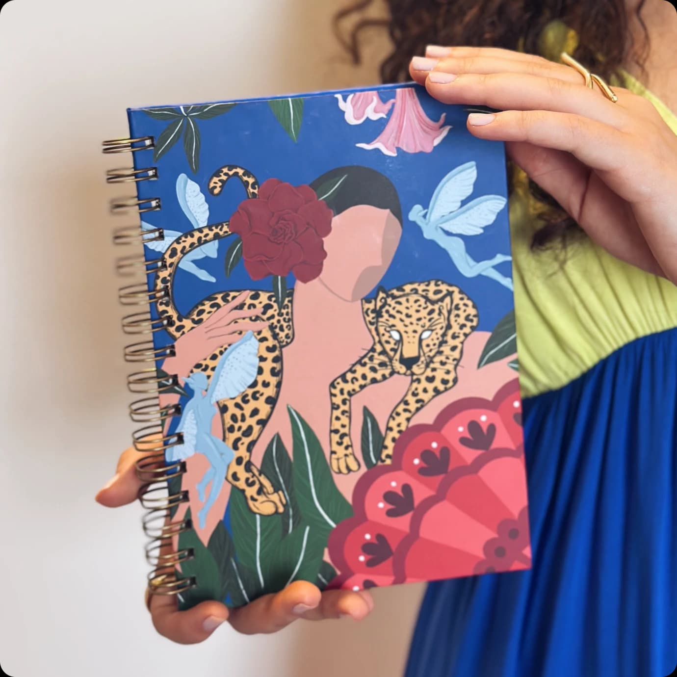 Planner O Encantado com estampa de flores e onça